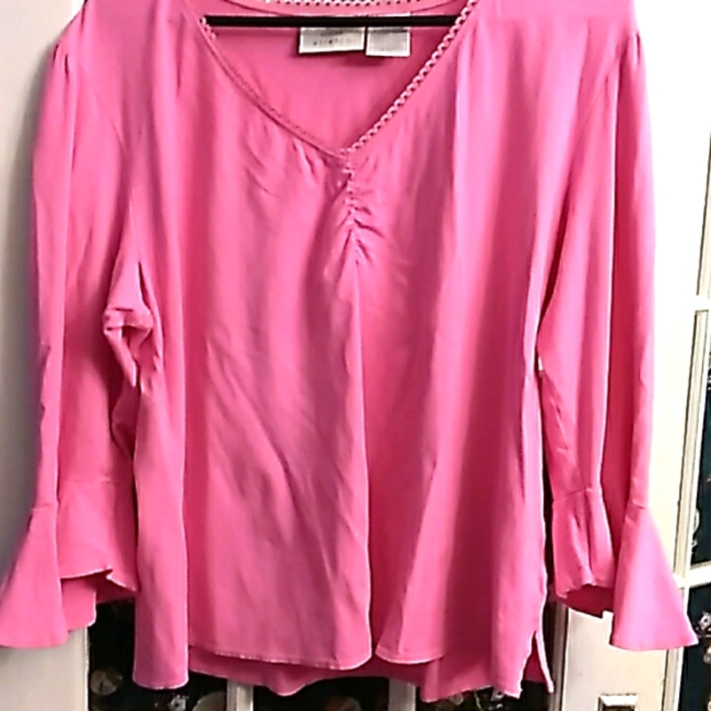 Women's Worthington cropped pink blouse